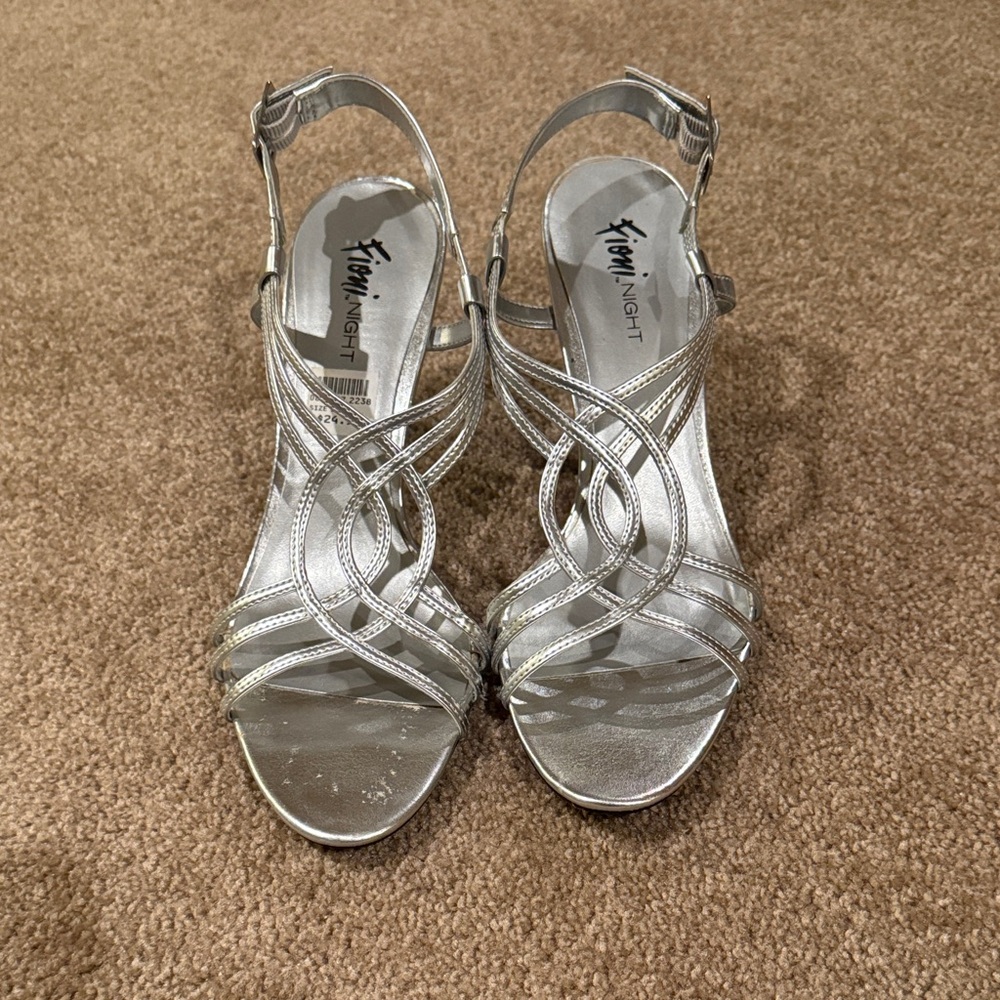 FIONI Clothing Metallic Silver Heels
